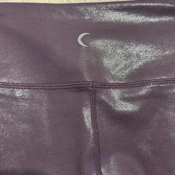 Zyia Plum Metallic Plus Light n Tight Hi-Rise 7/8 Legging - Picture 5 of 6